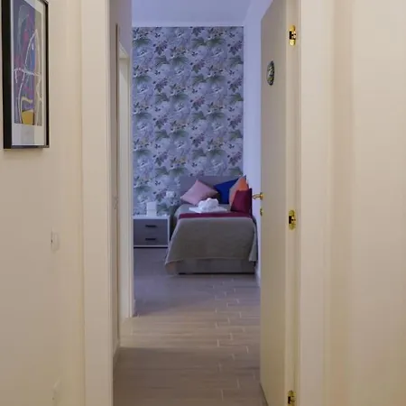 Frebi's - Bed & Breakfast Neapol